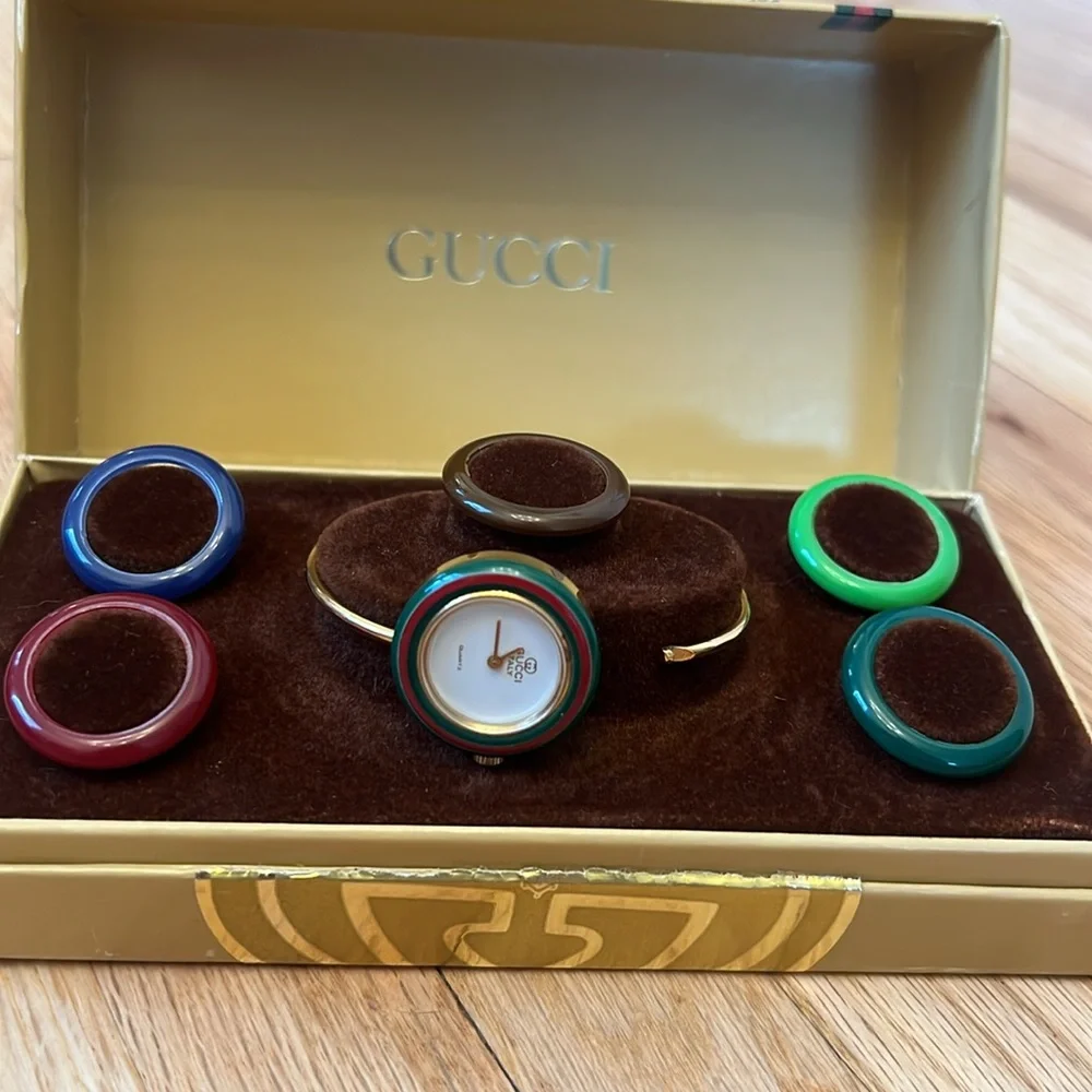 Gucci Change Bezel watch with multicolor options - Picture 6 of 13